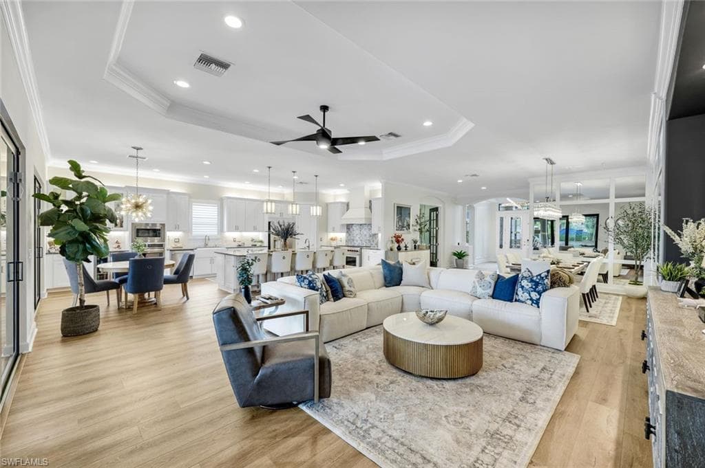 9223 Rialto Ln, Naples, FL 34119-12