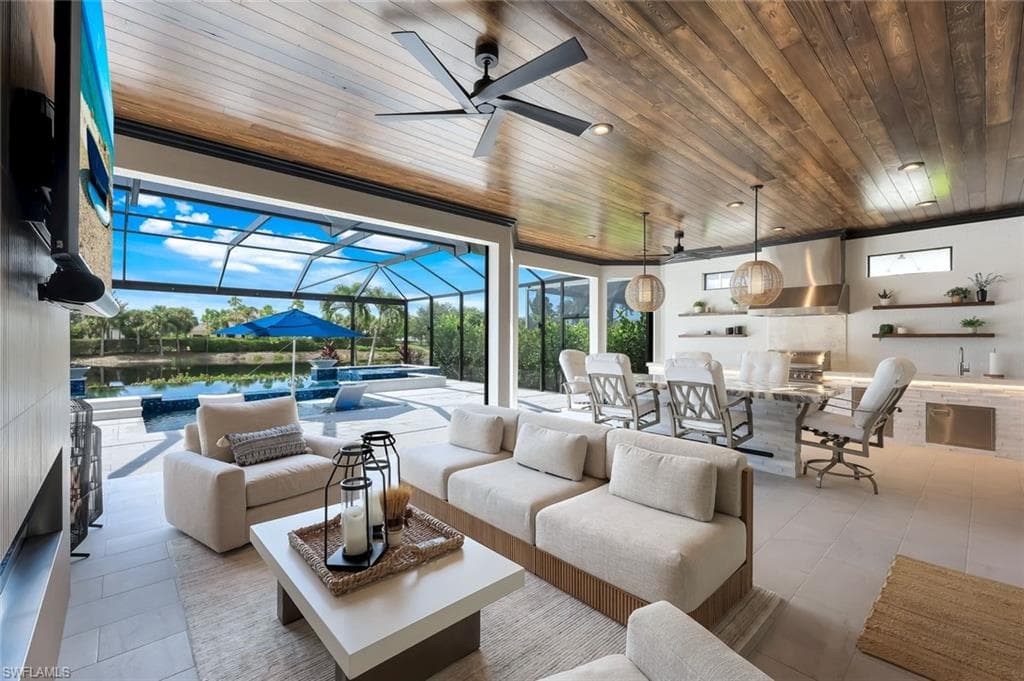 9223 Rialto Ln, Naples, FL 34119-25