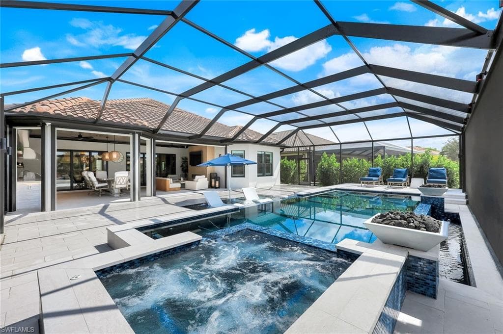 9223 Rialto Ln, Naples, FL 34119-31