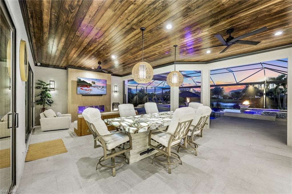 9223 Rialto Ln, Naples, FL 34119-40