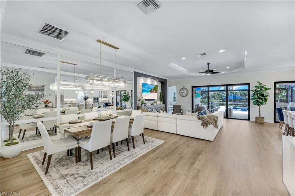 9223 Rialto Ln, Naples, FL 34119-4