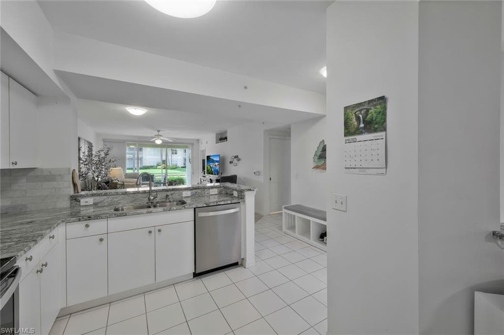 5440 Worthington Ln 103, Naples, FL 34110-11