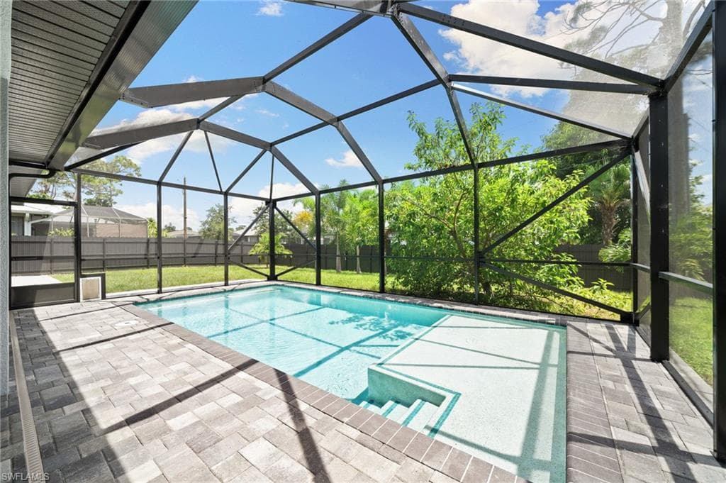 4657 Key Largo Ln, Bonita Springs, FL 34134-19