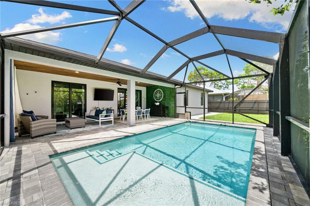 4657 Key Largo Ln, Bonita Springs, FL 34134-1