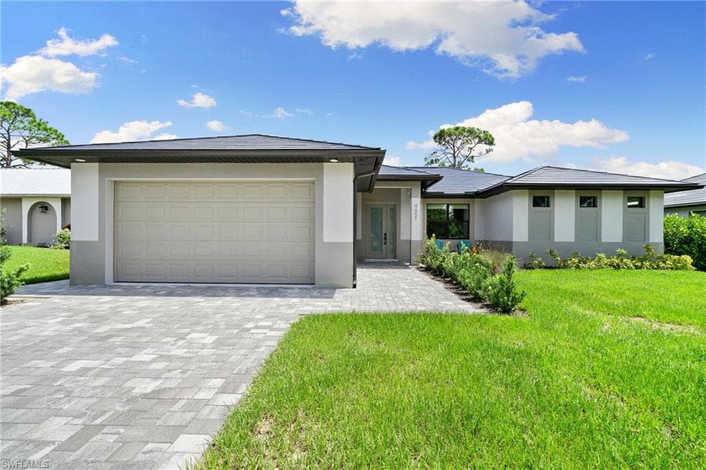 4657 Key Largo Ln, Bonita Springs, FL 34134-2
