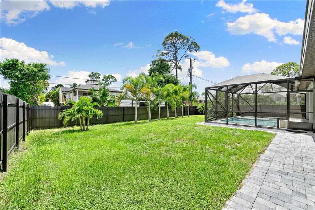 4657 Key Largo Ln, Bonita Springs, FL 34134-40