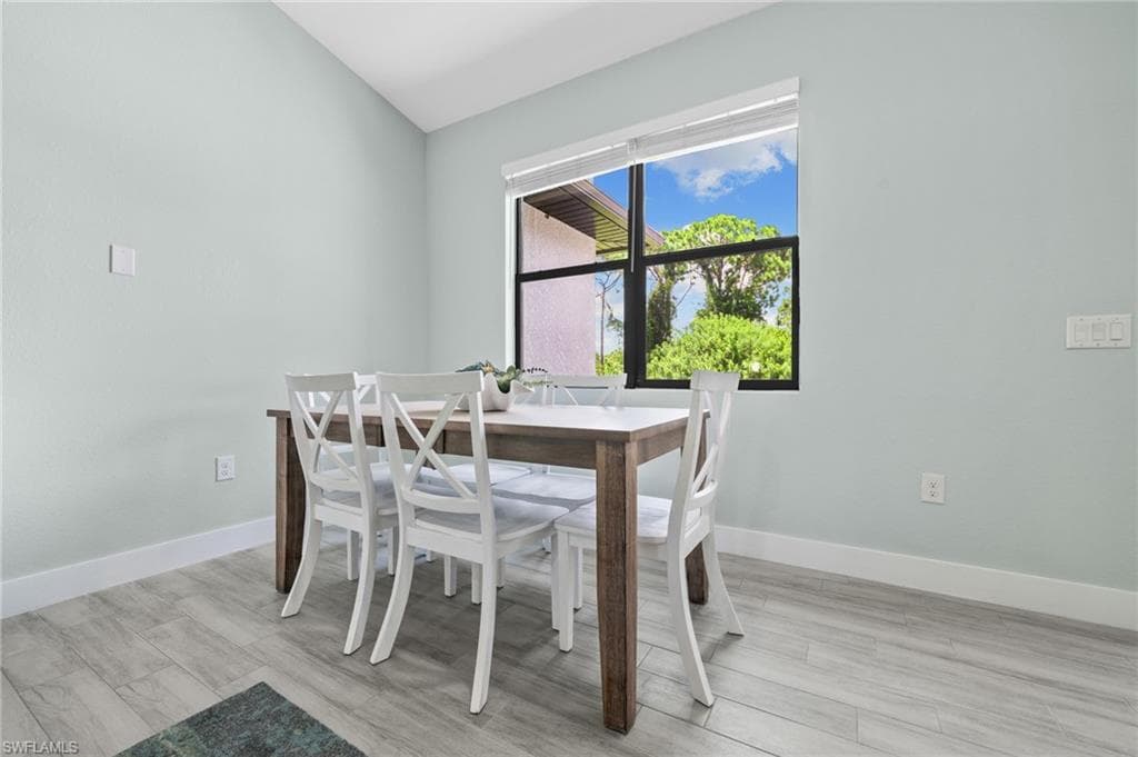 4657 Key Largo Ln, Bonita Springs, FL 34134-7