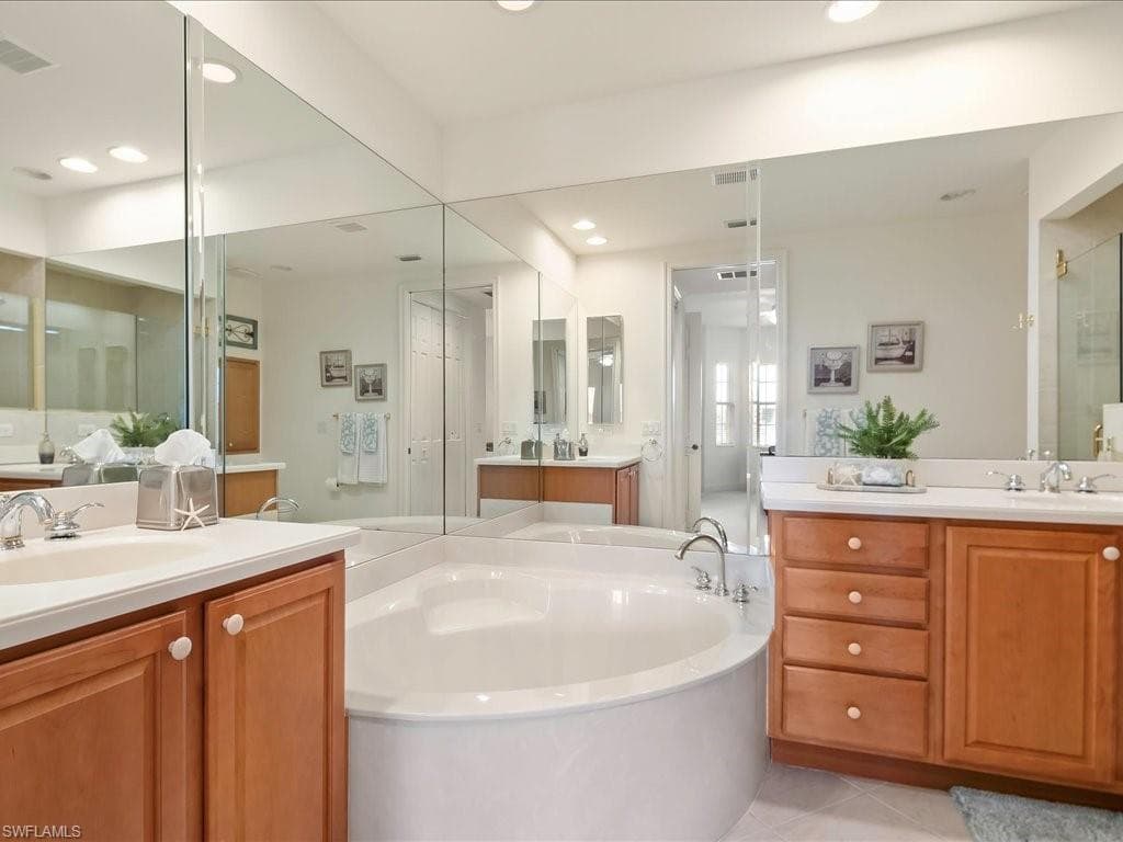 7832 Hawthorne Dr 1902, Naples, FL 34113-18