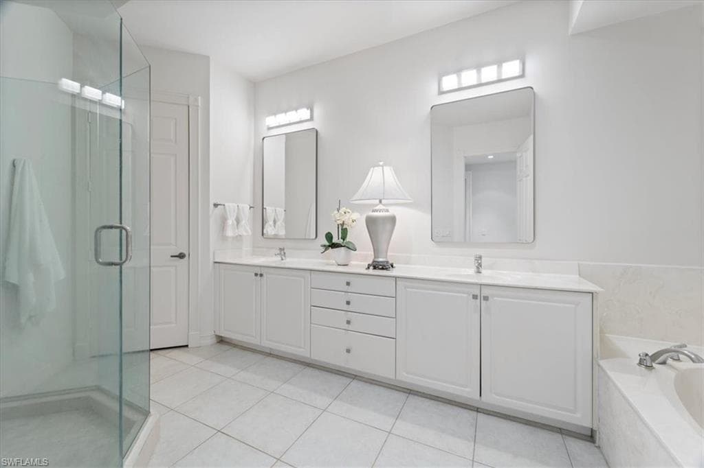 1845 Les Chateaux Blvd 303, Naples, FL 34109-21