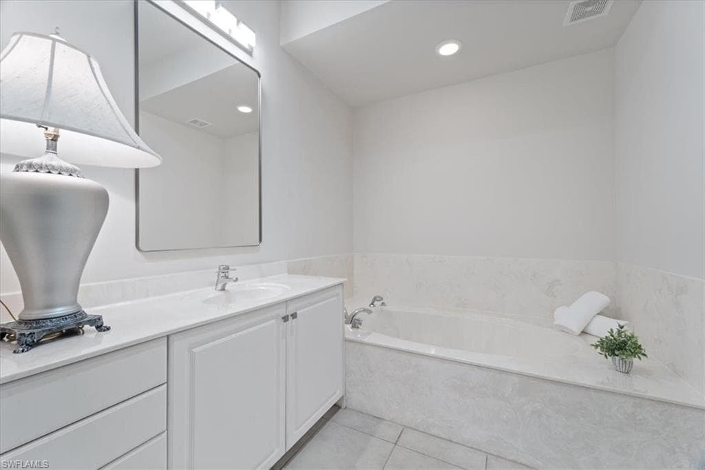 1845 Les Chateaux Blvd 303, Naples, FL 34109-22