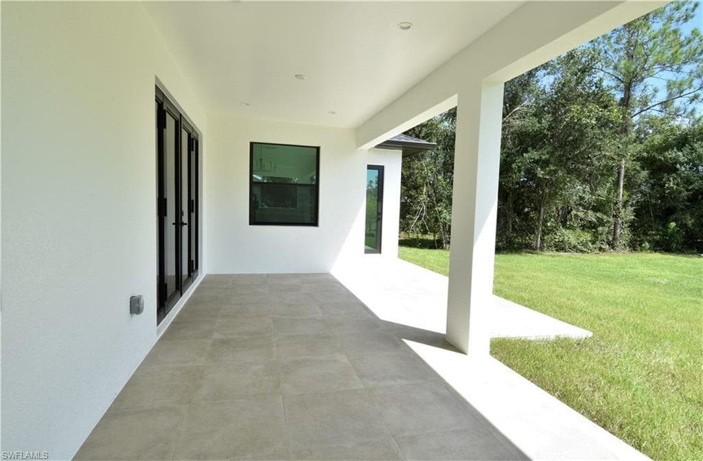 432 16 St SE, Naples, FL 34117-8