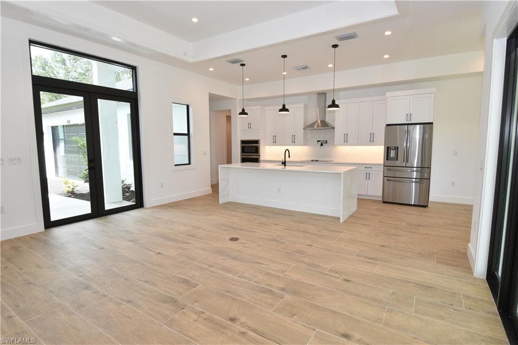 432 16 St SE, Naples, FL 34117-11