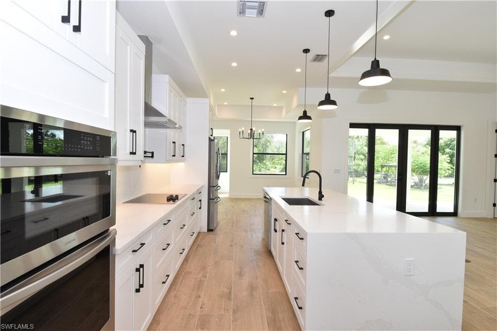 432 16 St SE, Naples, FL 34117-16