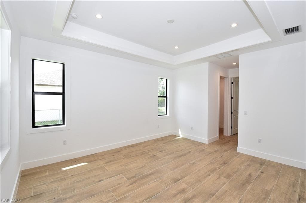 432 16 St SE, Naples, FL 34117-18