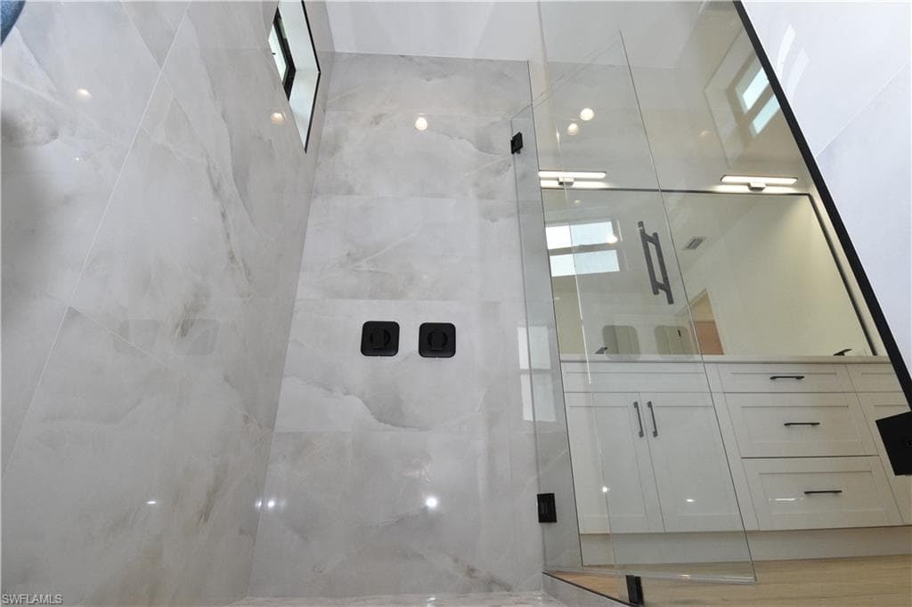 432 16 St SE, Naples, FL 34117-22