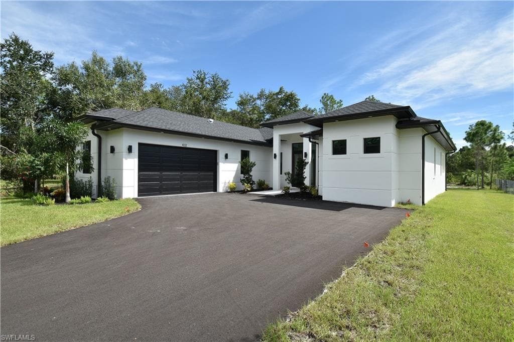 432 16 St SE, Naples, FL 34117-4