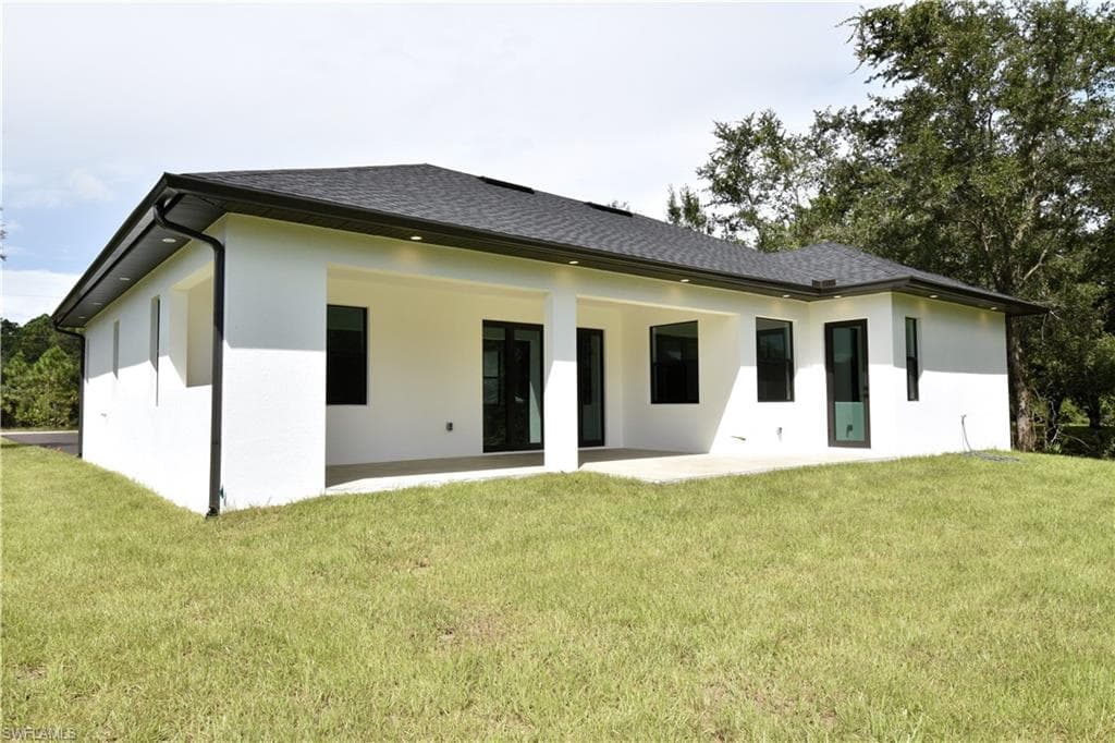 432 16 St SE, Naples, FL 34117-5