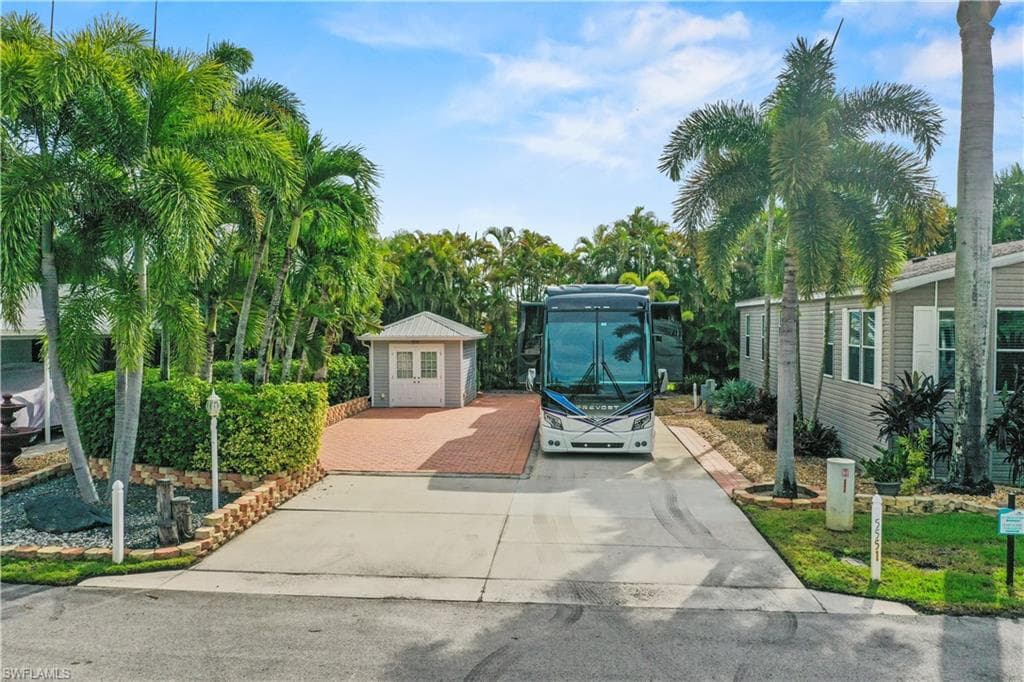 5551 Brightwood Dr, Fort Myers, FL 33905-1