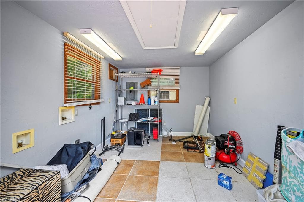 5551 Brightwood Dr, Fort Myers, FL 33905-6