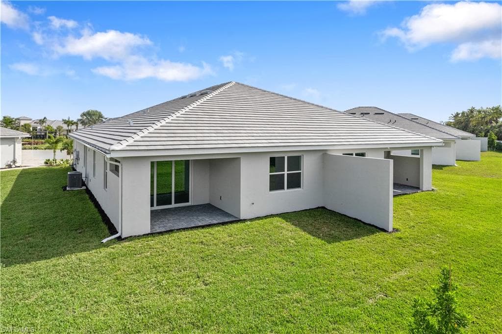 8913 Oceana Way, Naples, FL 34114-8