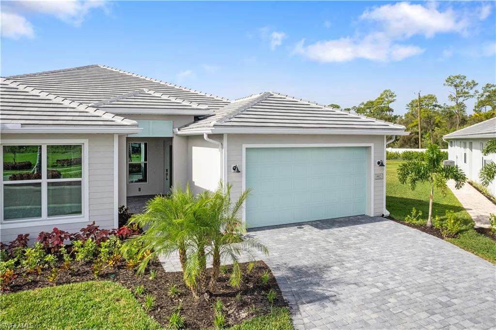 8913 Oceana Way, Naples, FL 34114-9