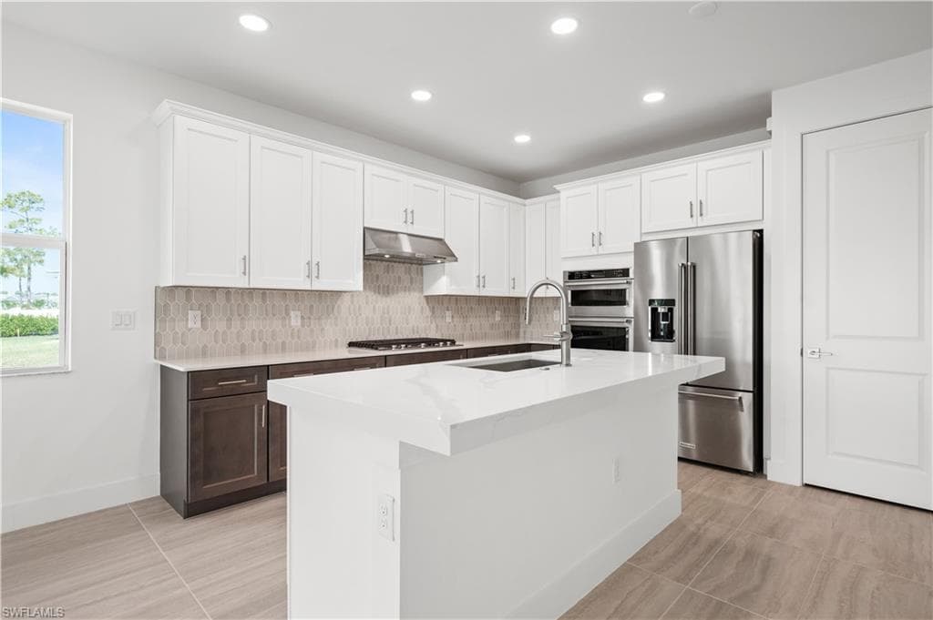 8913 Oceana Way, Naples, FL 34114-1