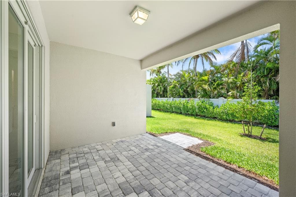 8865 Oceana Way, Naples, FL 34114-9