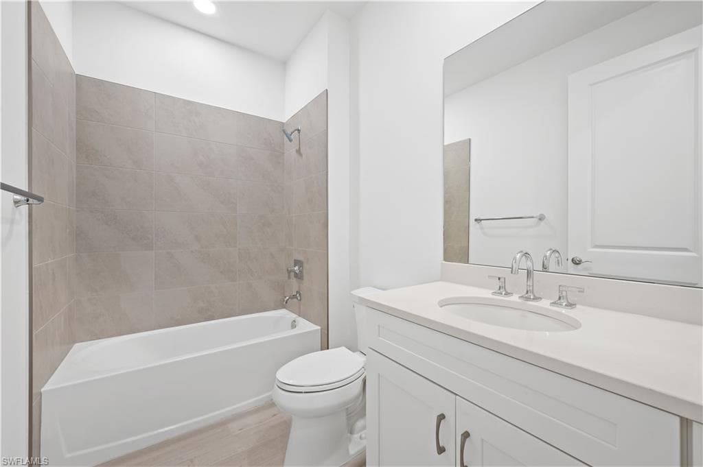 8865 Oceana Way, Naples, FL 34114-17