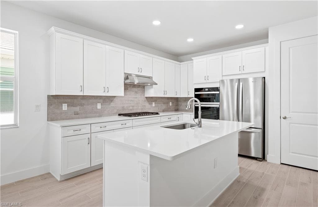 8865 Oceana Way, Naples, FL 34114-2