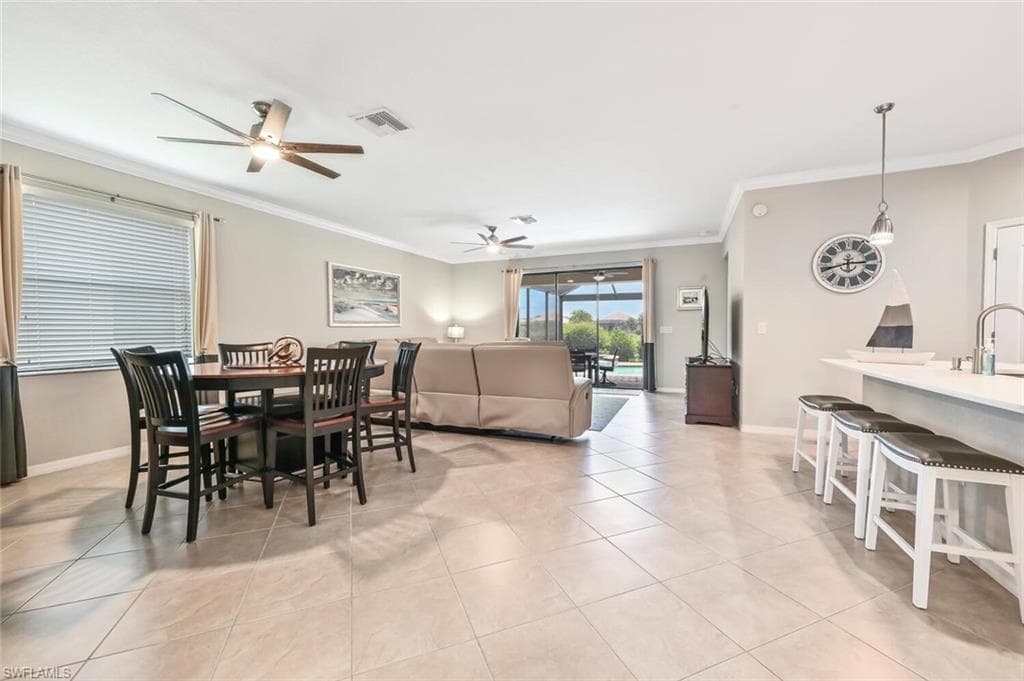 3738 Treasure Cove Cir, Naples, FL 34114-3