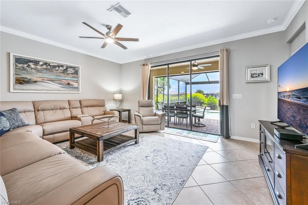 3738 Treasure Cove Cir, Naples, FL 34114-4