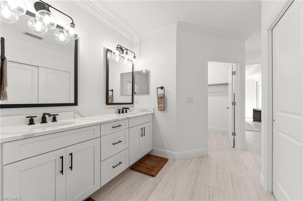 16348 Viansa Way 102, Naples, FL 34110-22