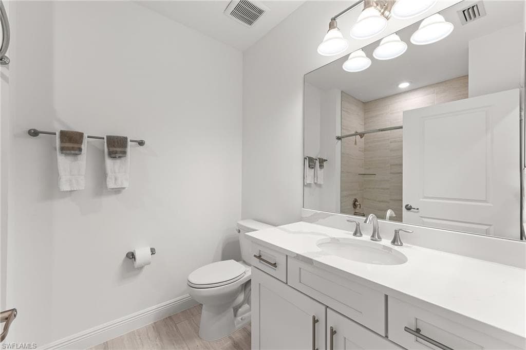 16348 Viansa Way 102, Naples, FL 34110-28