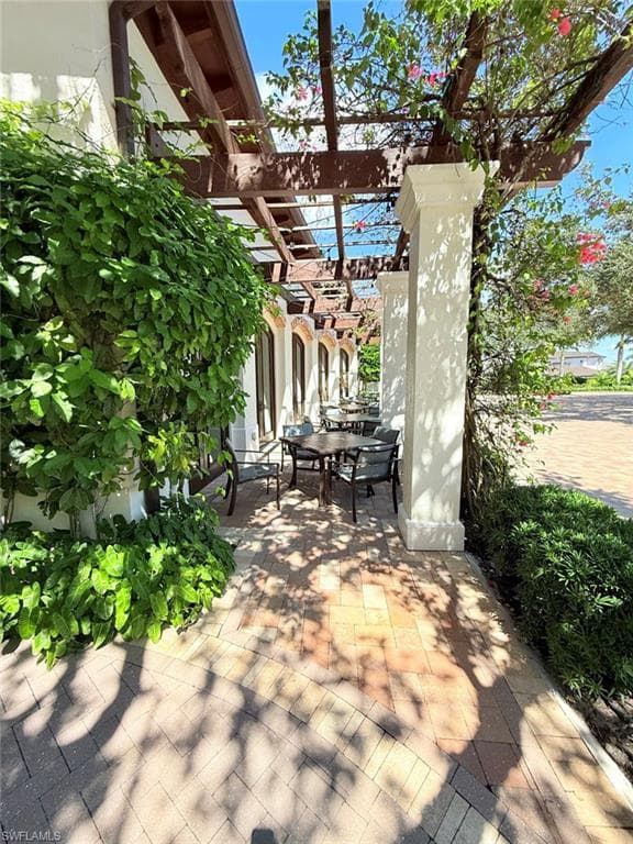 16348 Viansa Way 102, Naples, FL 34110-46