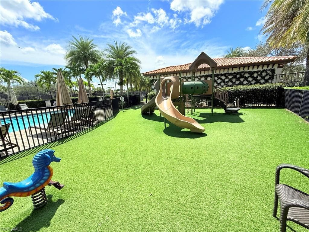 16348 Viansa Way 102, Naples, FL 34110-49