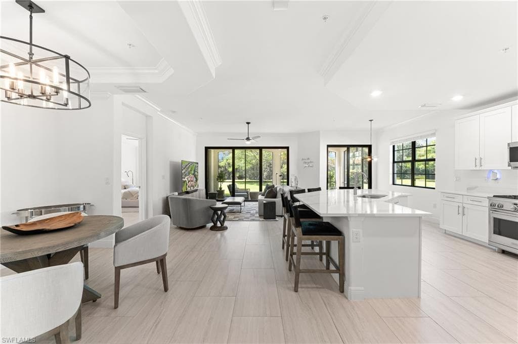 16348 Viansa Way 102, Naples, FL 34110-5