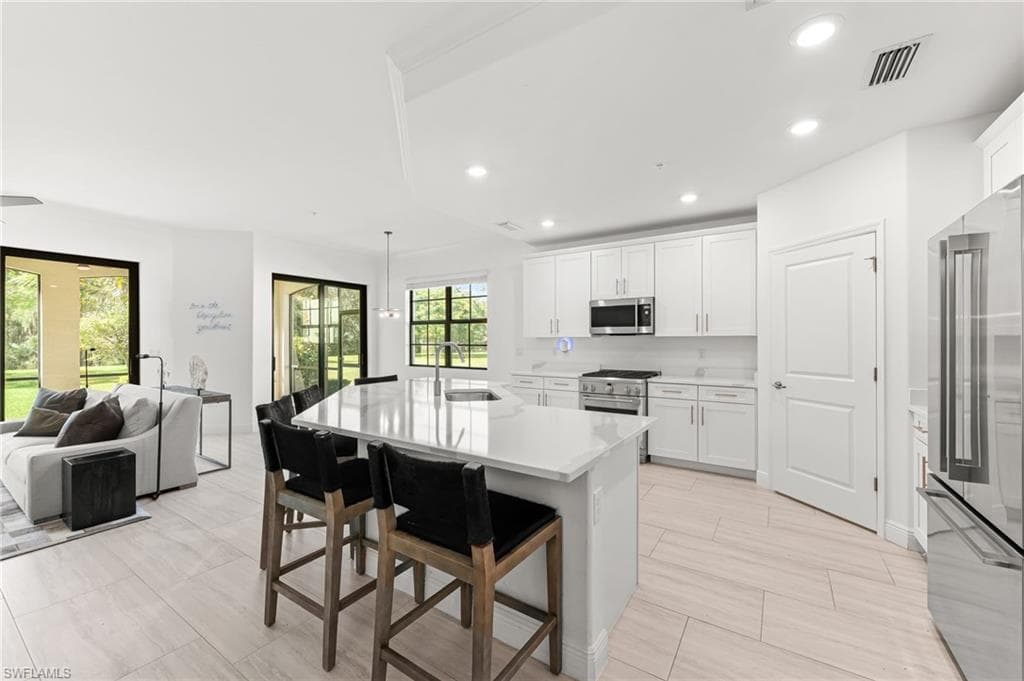 16348 Viansa Way 102, Naples, FL 34110-6