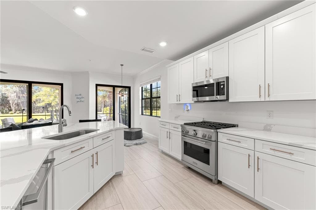 16348 Viansa Way 102, Naples, FL 34110-7