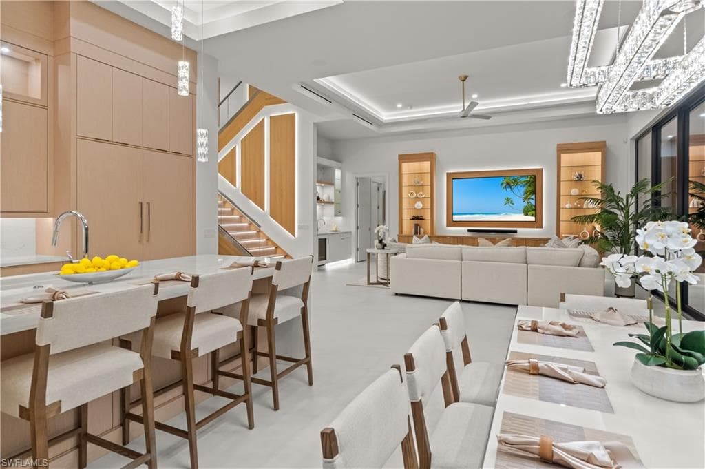 921 Giralda Ct, Marco Island, FL 34145-8