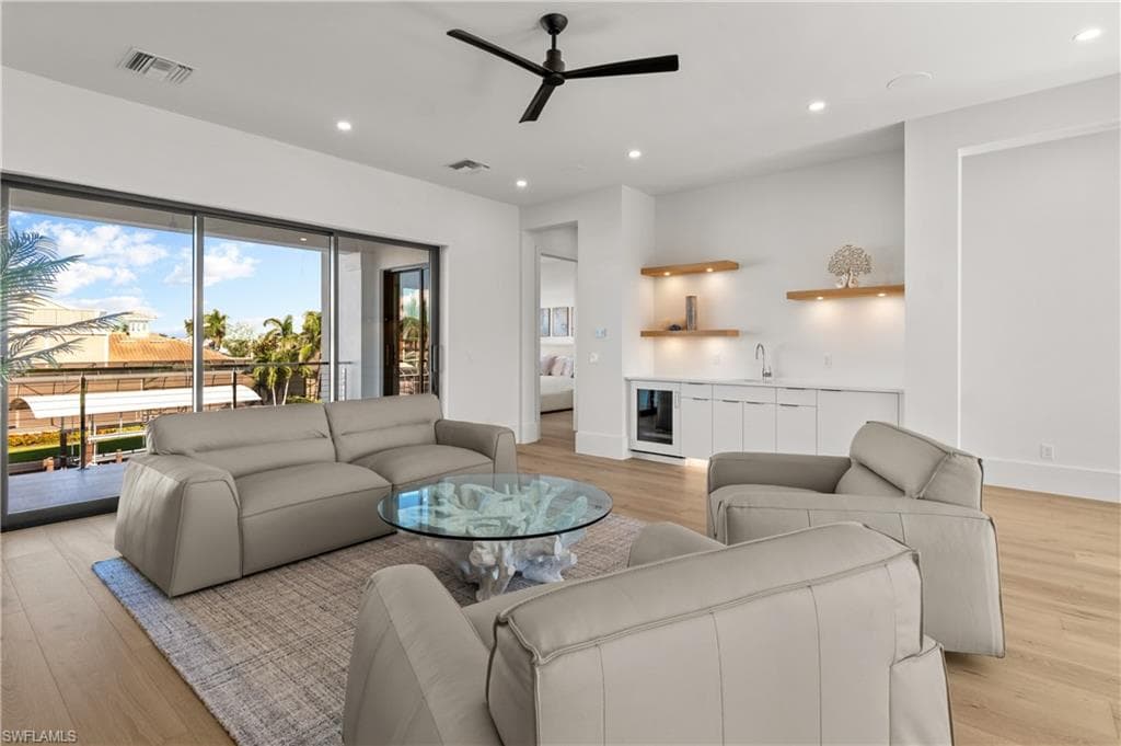 921 Giralda Ct, Marco Island, FL 34145-15