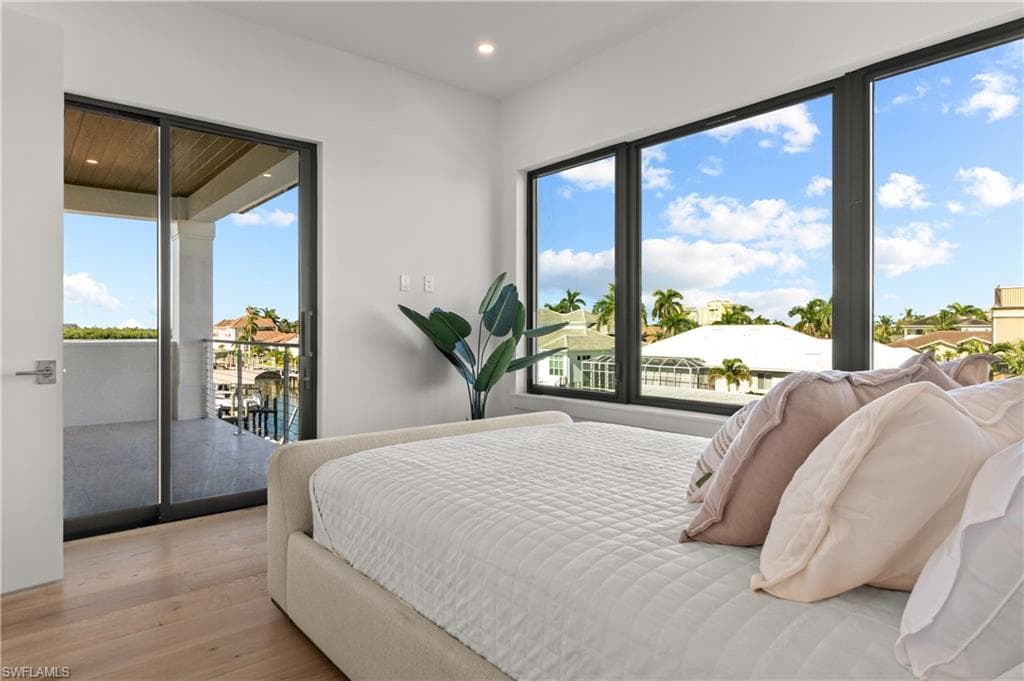 921 Giralda Ct, Marco Island, FL 34145-18