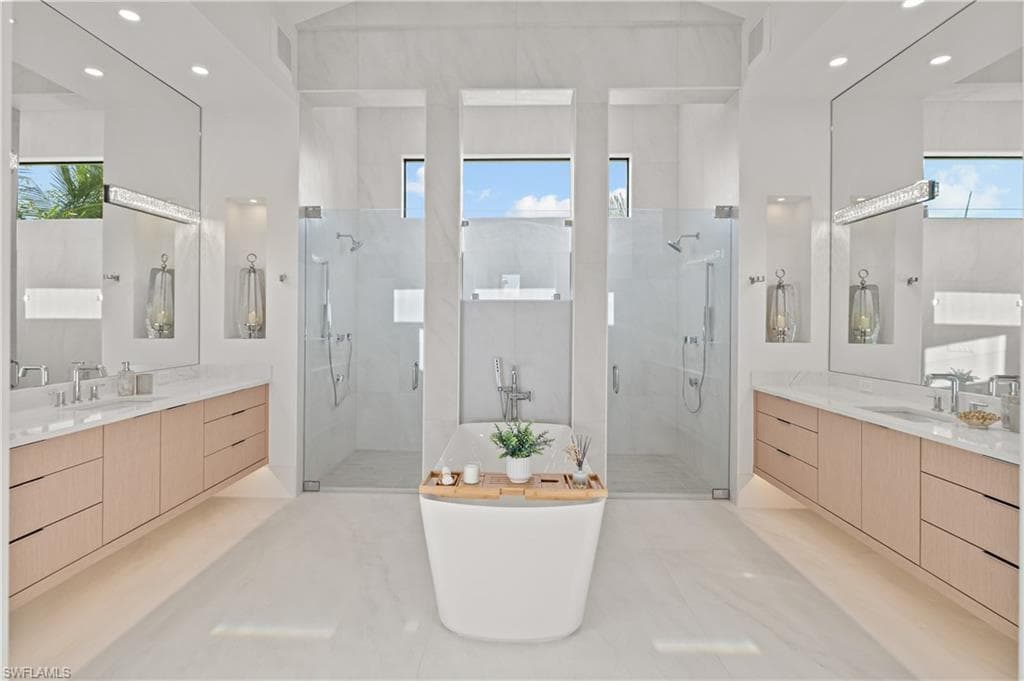 921 Giralda Ct, Marco Island, FL 34145-20