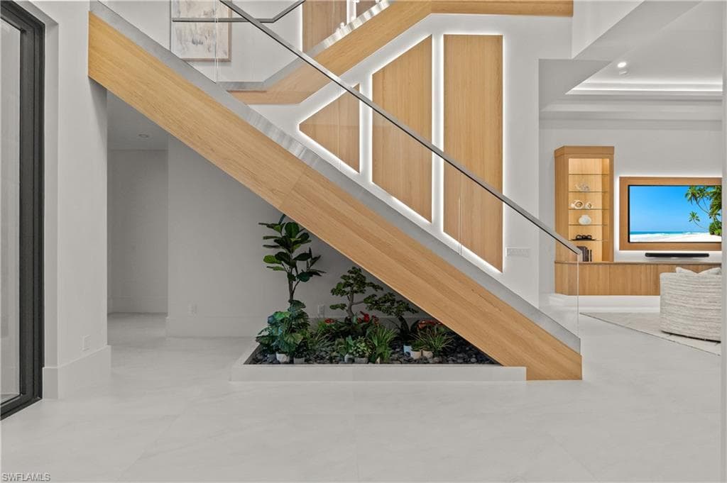 921 Giralda Ct, Marco Island, FL 34145-33