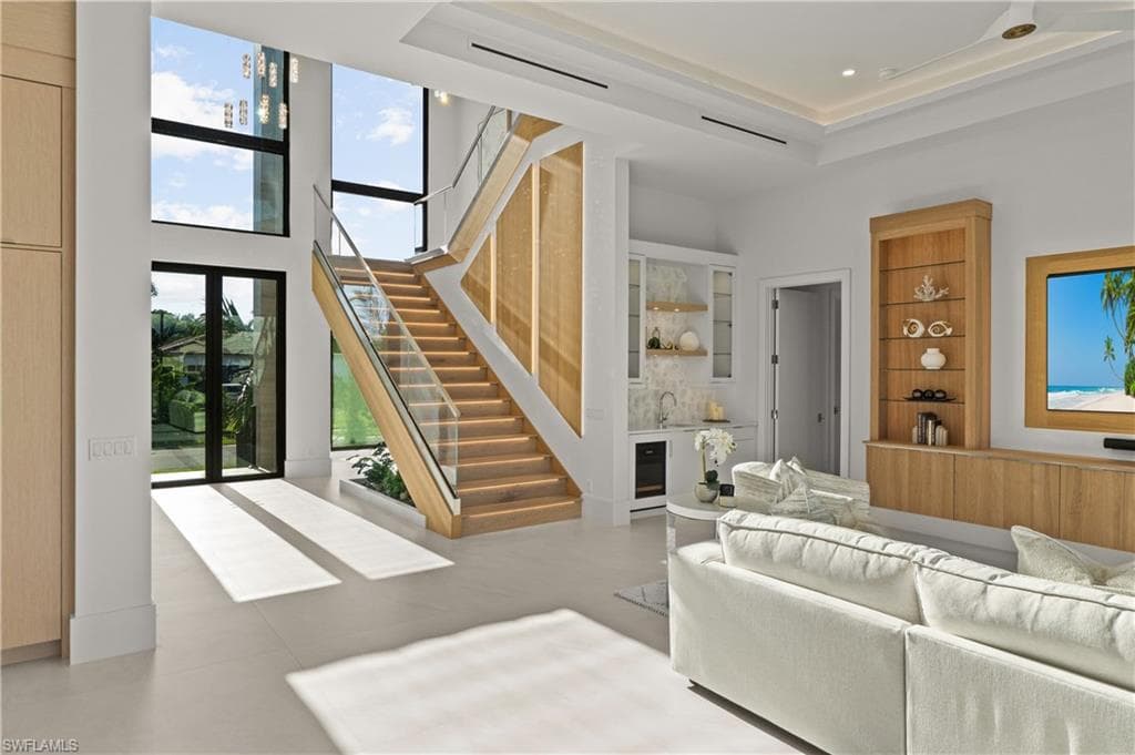 921 Giralda Ct, Marco Island, FL 34145-3