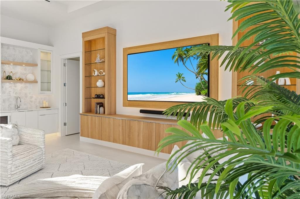 921 Giralda Ct, Marco Island, FL 34145-5