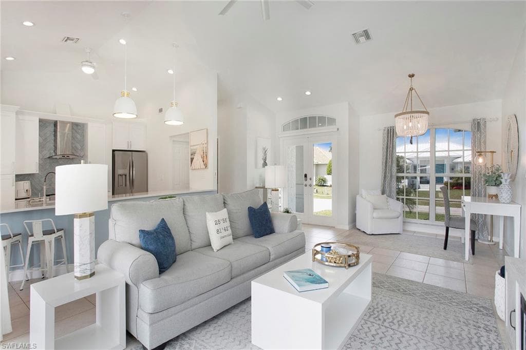 129 Leeward Ct, Marco Island, FL 34145-8