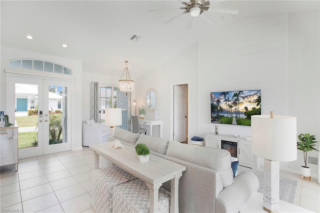 129 Leeward Ct, Marco Island, FL 34145-11