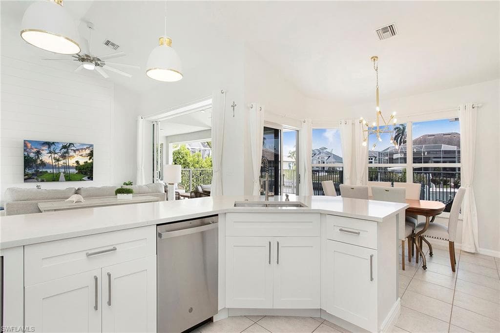 129 Leeward Ct, Marco Island, FL 34145-13