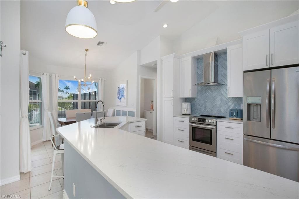 129 Leeward Ct, Marco Island, FL 34145-14