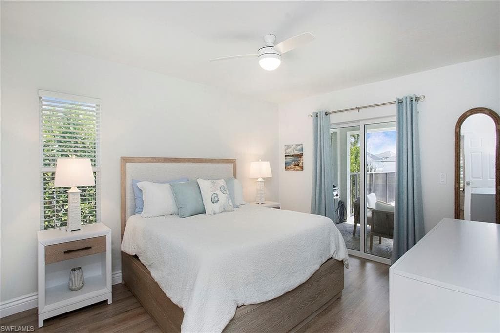 129 Leeward Ct, Marco Island, FL 34145-19